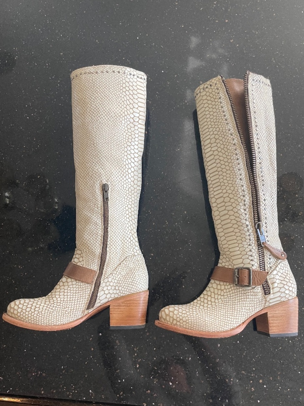 Freebird Carson Boots, White Snake, (Cream and Tan), Size 8